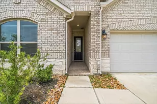 1376 Grays Gully, Montgomery, TX 77316 - Photo 2