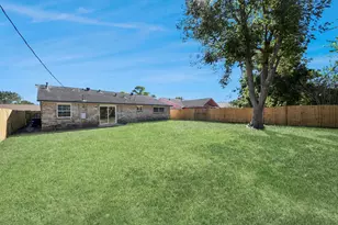 13606 Sunrose Ln, Houston, TX 77045 - Photo 18