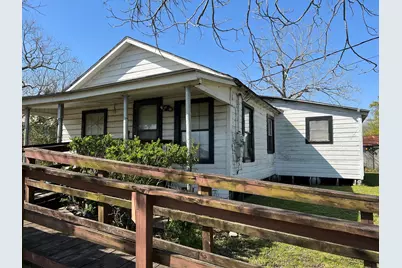 103 Avenue I, El Campo, TX 77437 - Photo 1