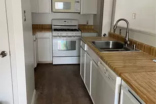 616A Normal Park Dr, Huntsville, TX 77320 - Photo 4