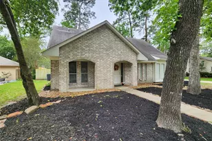 2182 Tree Ln, Houston, TX 77339 - Photo 2