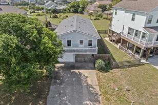 12833 E Conquistador Dr, Galveston, TX 77554 - Photo 32