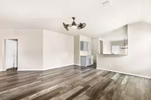 10331 Whisper Bluff Dr, Humble, TX 77396 - Photo 12