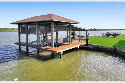 1301 N Monkhouse Drive, Crystal Beach, TX 77650 - Photo 38