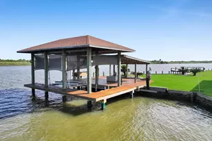 1301 N Monkhouse Dr, Crystal Beach, TX 77650 - Photo 38