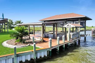 1301 N Monkhouse Dr, Crystal Beach, TX 77650 - Photo 36