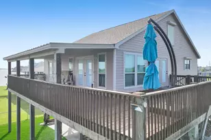 1301 N Monkhouse Dr, Crystal Beach, TX 77650 - Photo 42