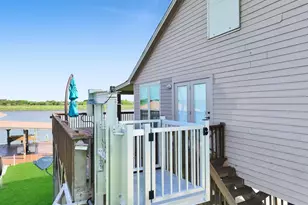 1301 N Monkhouse Dr, Crystal Beach, TX 77650 - Photo 40