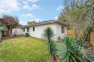 2135 Falling Oaks Rd, Houston, TX 77038 - Photo 36