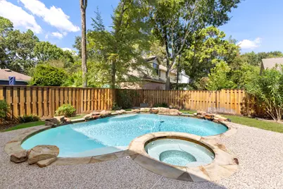 6 N Cochrans Green Circle, The Woodlands, TX 77381 - Photo 24