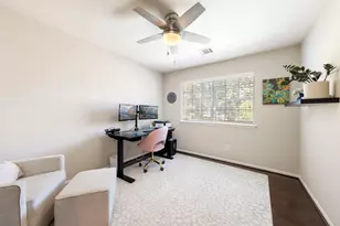 6 N Cochrans Green Cir, The Woodlands, TX 77381 - Photo 16