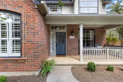 6 N Cochrans Green Circle, The Woodlands, TX 77381 - Photo 2