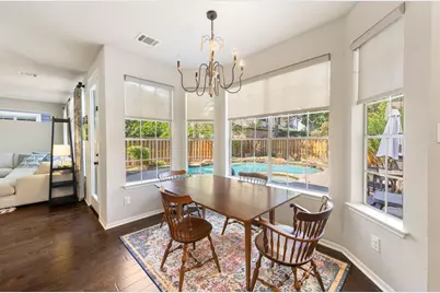 6 N Cochrans Green Circle, The Woodlands, TX 77381 - Photo 10
