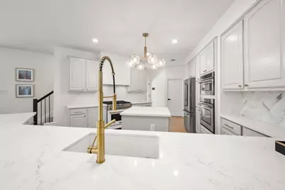10103 Earlington Manor Drive, Spring, TX 77379 - Photo 4