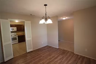 2634 Heritage Colony Dr, Webster, TX 77598 - Photo 2