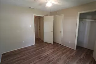 2634 Heritage Colony Dr, Webster, TX 77598 - Photo 6