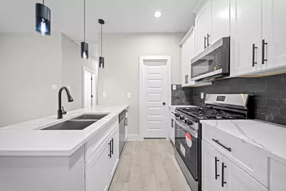 929 Green Meadow Lane #B, Houston, TX 77091 - Photo 8
