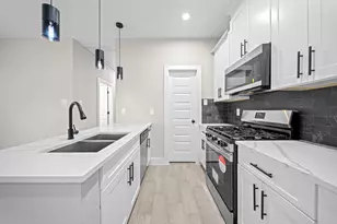 929 Green Meadow Ln, Houston, TX 77091 - Photo 8