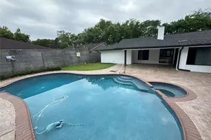 9911 Cedarhurst Dr, Houston, TX 77096 - Photo 22
