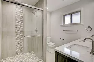 9911 Cedarhurst Dr, Houston, TX 77096 - Photo 10