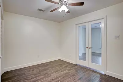 9911 Cedarhurst Drive, Houston, TX 77096 - Photo 14