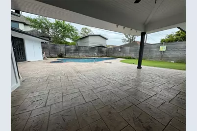 9911 Cedarhurst Drive, Houston, TX 77096 - Photo 20