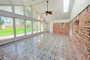 112 Aster Ln, Lake Jackson, TX 77566 - Photo 6