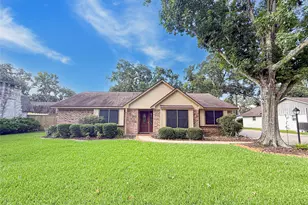 112 Aster Ln, Lake Jackson, TX 77566 - Photo 1