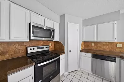 6426 Old Chatham Lane, Houston, TX 77035 - Photo 20