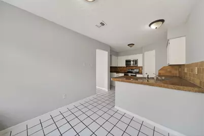 6426 Old Chatham Lane, Houston, TX 77035 - Photo 14