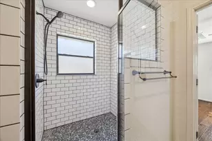 10219 Barwood Dr, Houston, TX 77043 - Photo 24