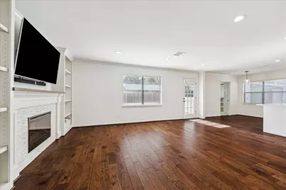 10219 Barwood Drive, Houston, TX 77043 - Photo 12