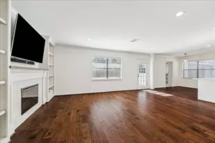 10219 Barwood Dr, Houston, TX 77043 - Photo 12