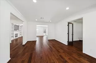 10219 Barwood Dr, Houston, TX 77043 - Photo 8