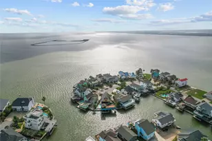 106 Isles End Rd, Tiki Island, TX 77554 - Photo 32