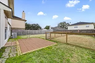 158 Bristol Bend Ln, Dickinson, TX 77539 - Photo 38