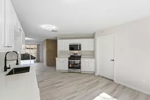 2210 Trail W St, Sugar Land, TX 77478 - Photo 12