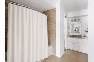 11739 Wood Ln, Houston, TX 77024 - Photo 36