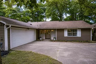 340 Rolling Hills Dr, Conroe, TX 77304 - Photo 4