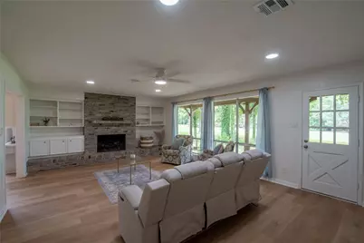 340 Rolling Hills Drive, Conroe, TX 77304 - Photo 8
