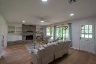 340 Rolling Hills Dr, Conroe, TX 77304 - Photo 8