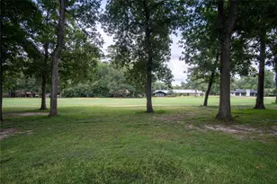 340 Rolling Hills Dr, Conroe, TX 77304 - Photo 14
