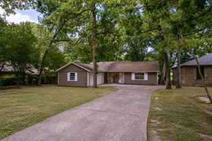 340 Rolling Hills Dr, Conroe, TX 77304 - Photo 2