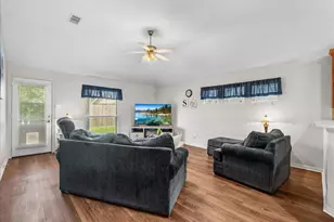 1803 Winding Trail Ln, Alvin, TX 77511 - Photo 10