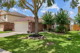 1803 Winding Trail Ln, Alvin, TX 77511 - Photo 2