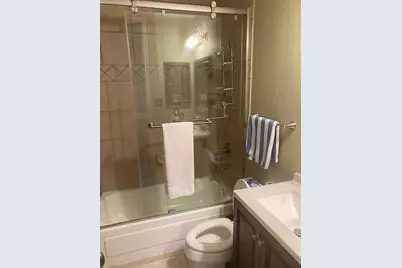 4515 Briar Hollow Place #302, Houston, TX 77027 - Photo 4