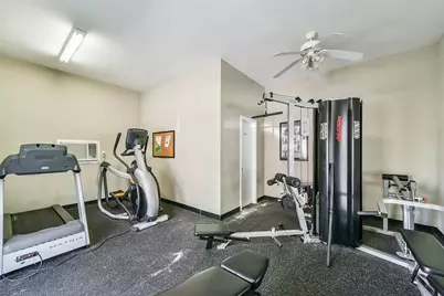 4515 Briar Hollow Place #302, Houston, TX 77027 - Photo 10