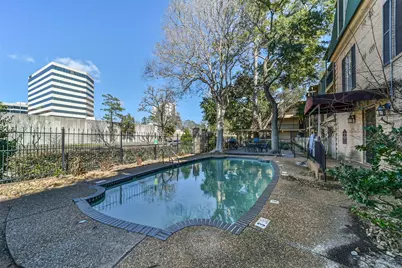 4515 Briar Hollow Place #302, Houston, TX 77027 - Photo 8