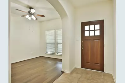95 Douvaine Court, The Woodlands, TX 77382 - Photo 4