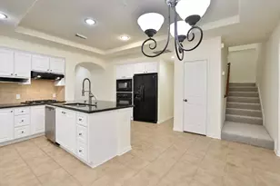 95 Douvaine Ct, The Woodlands, TX 77382 - Photo 10